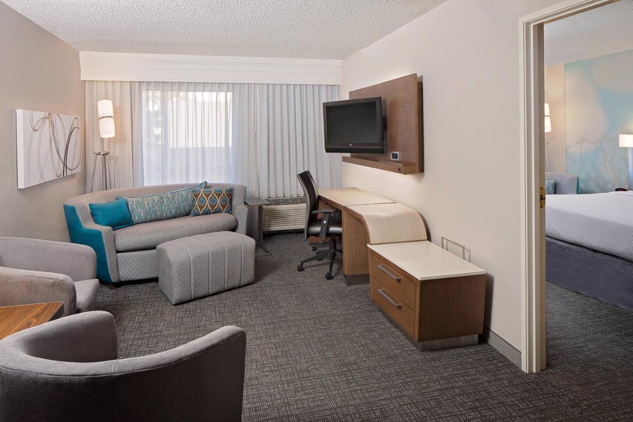 Отель Courtyard Houston Westchase Экстерьер фото