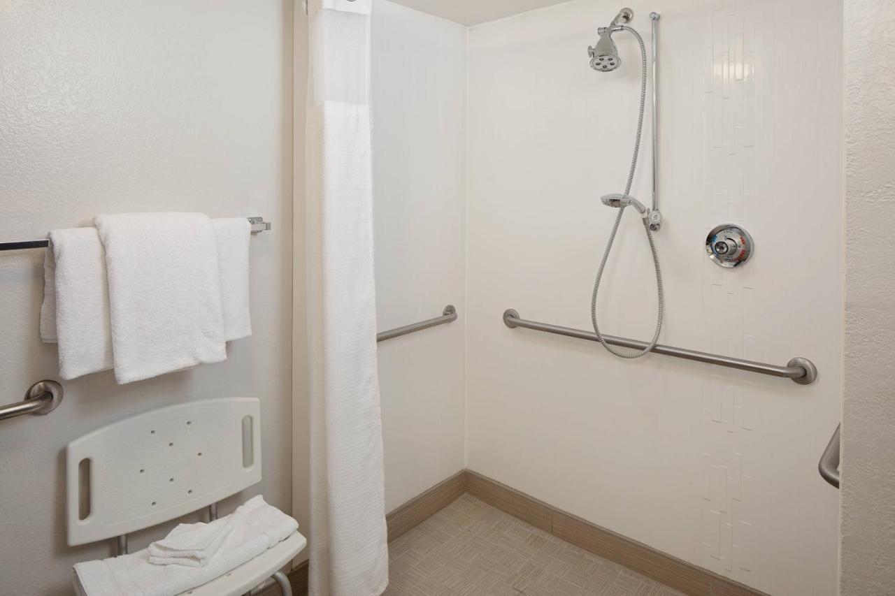 Отель Courtyard Houston Westchase Экстерьер фото