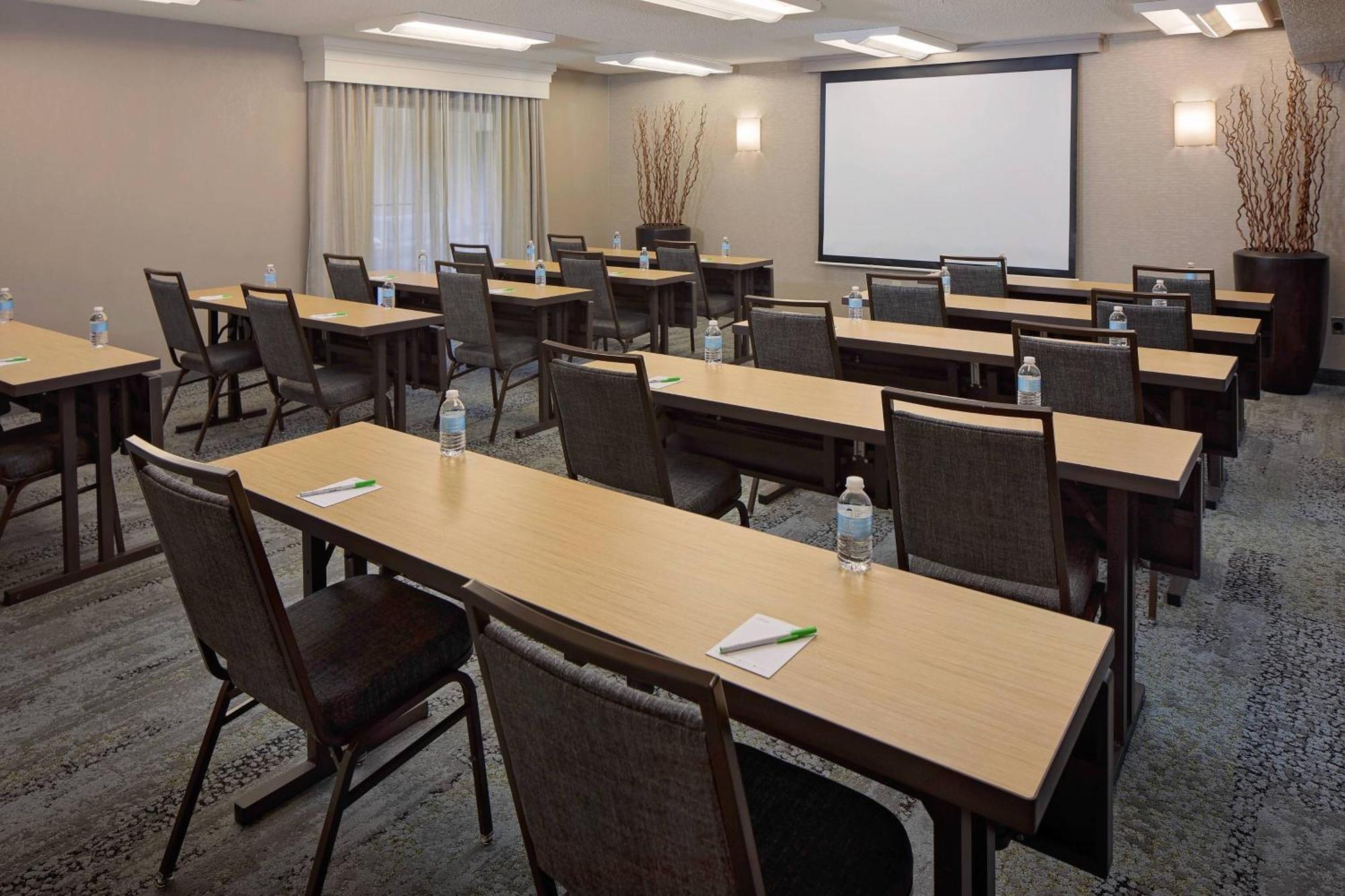 Отель Courtyard Houston Westchase Экстерьер фото