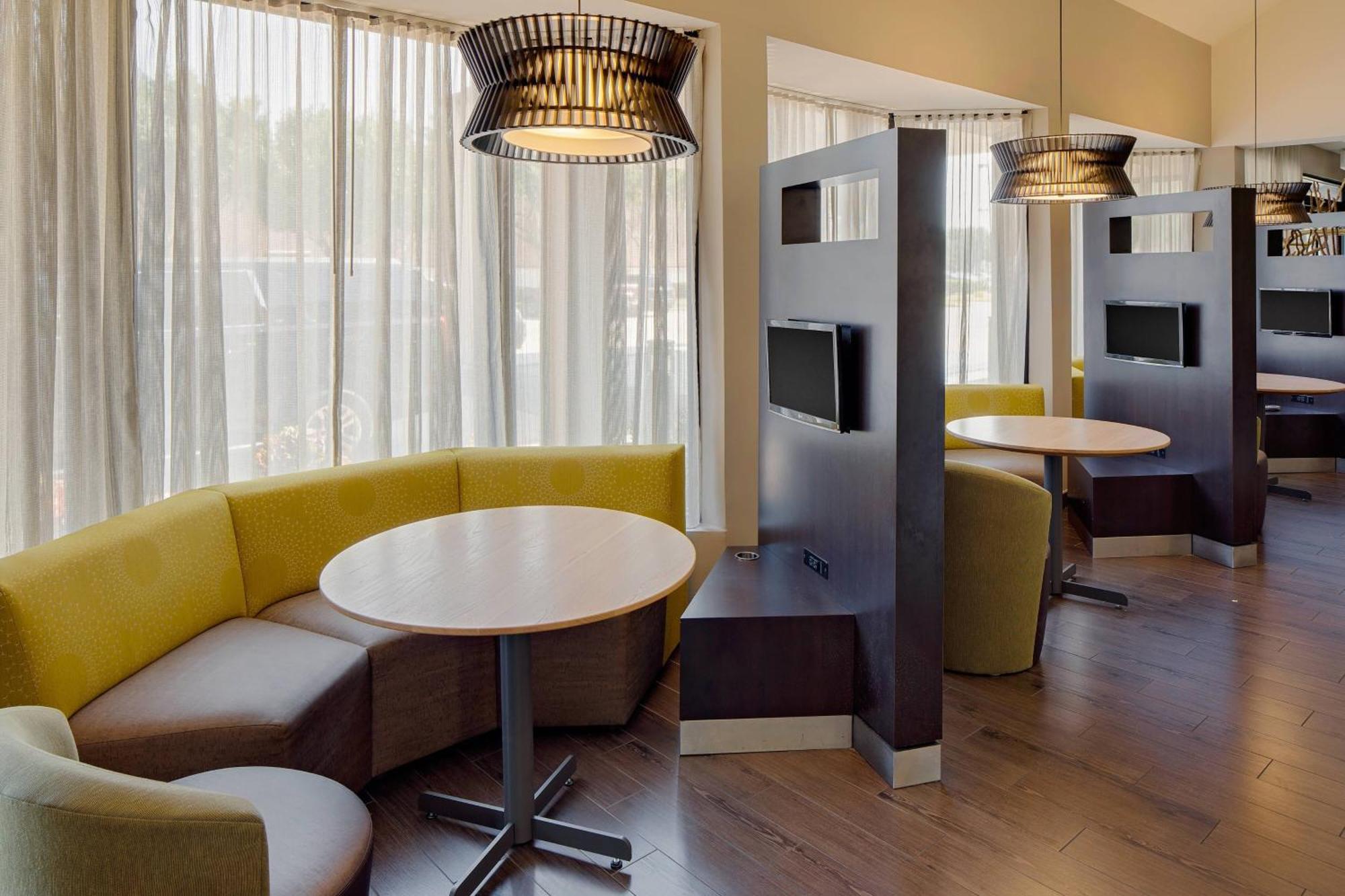 Отель Courtyard Houston Westchase Экстерьер фото
