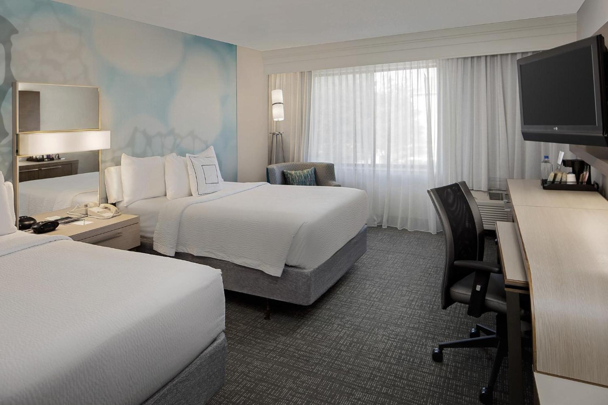 Отель Courtyard Houston Westchase Экстерьер фото