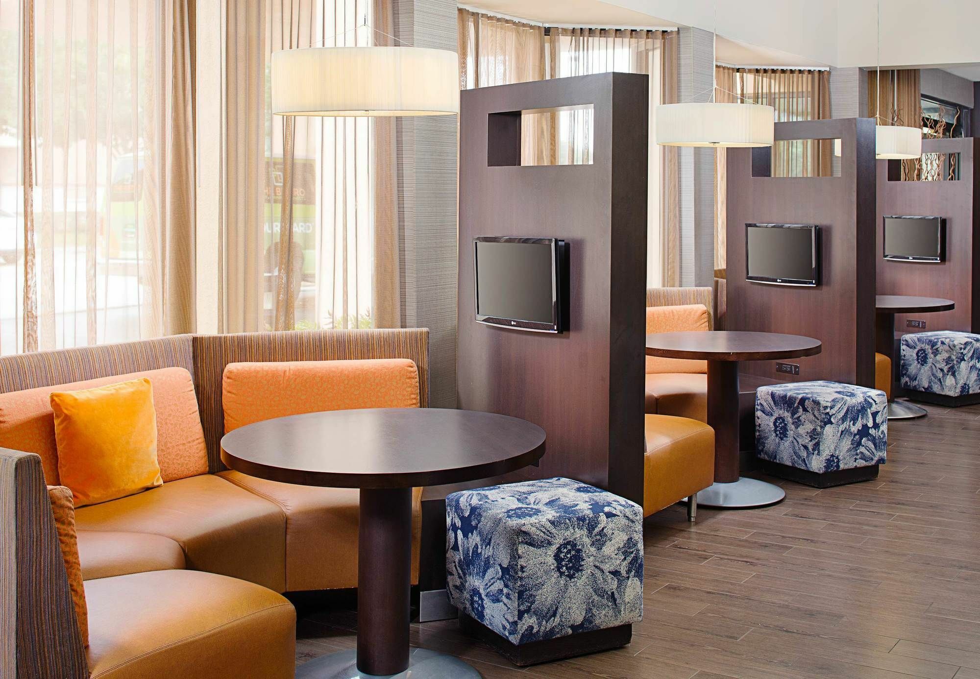 Отель Courtyard Houston Westchase Экстерьер фото